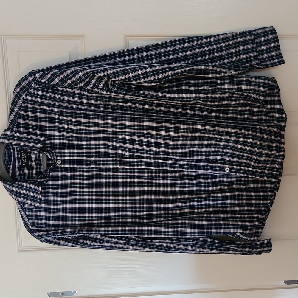 J Maverick New York Mens Button-down. Size Large